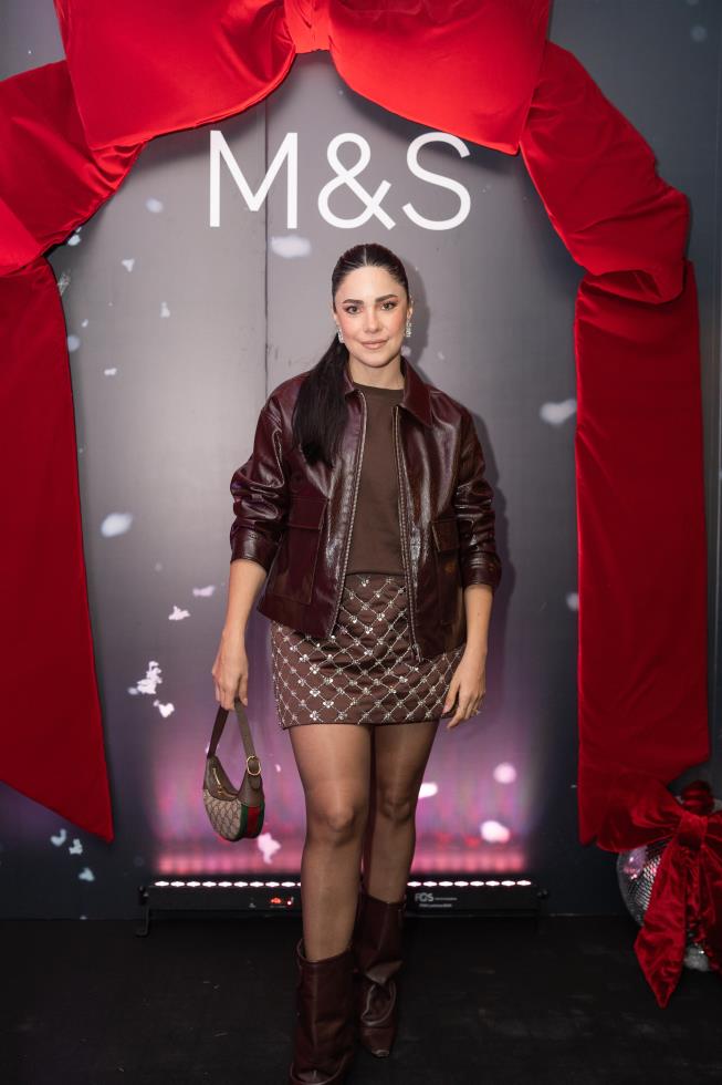 5346059044971340 M&S - CHRISTMAS 2025 - PHOTOWALL (9) - Copy