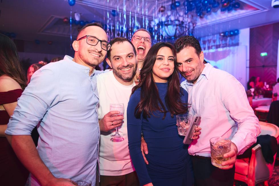 5356331075432762 251219-ecommbx-Christmas2025-1K5A2917