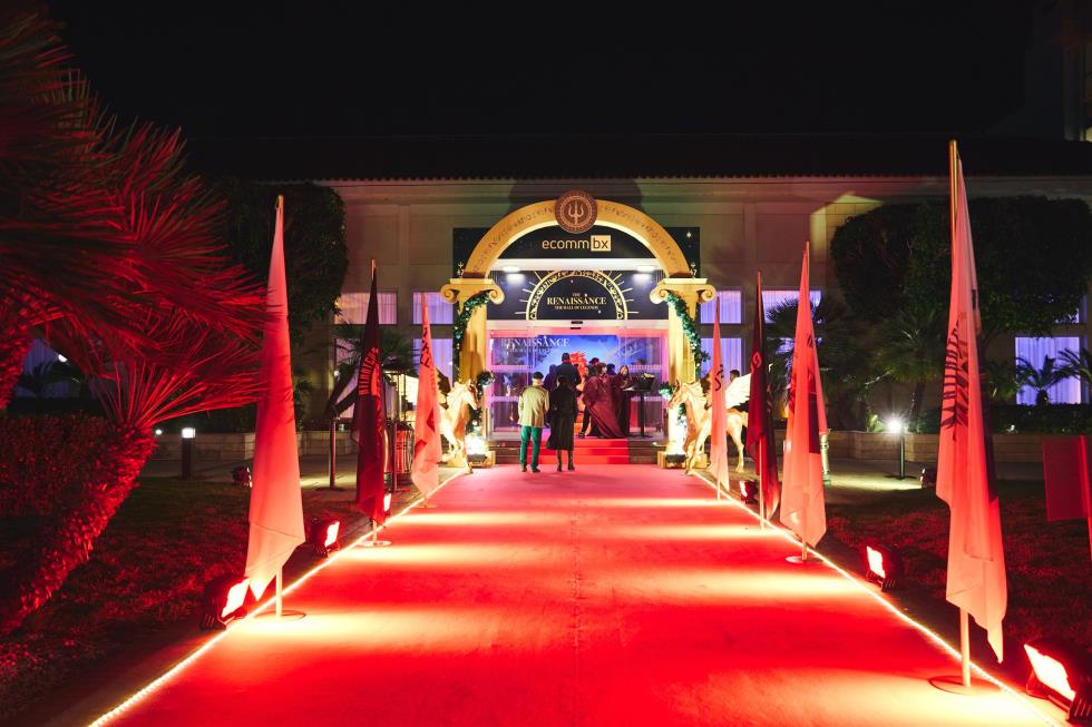 5356331253868640 251219-ecommbx-Christmas2025-1K5A0189