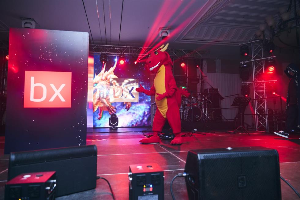 5356331327226630 251219-ecommbx-Christmas2025-1K5A0495