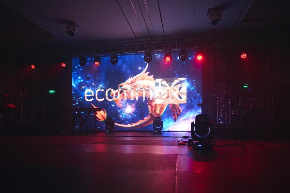 5356331396131823 251219-ecommbx-Christmas2025-1K5A0573