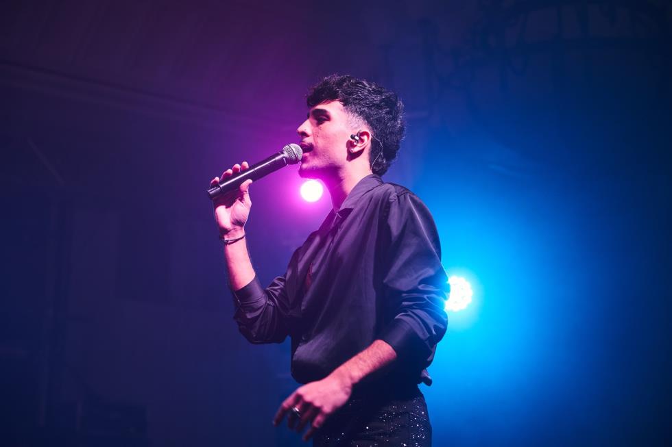 5356331427864877 251219-ecommbx-Christmas2025-1K5A1303