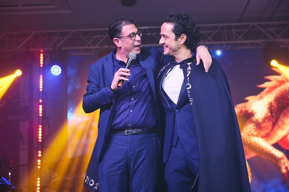 5356331546301283 251219-ecommbx-Christmas2025-1K5A1084