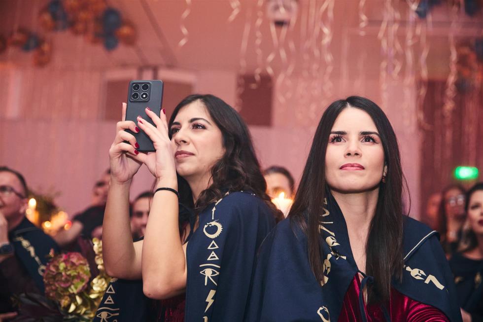 5356331661183934 251219-ecommbx-Christmas2025-1K5A0769