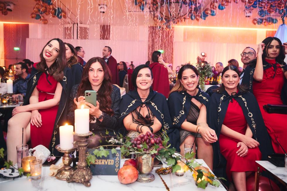 5356331845651591 251219-ecommbx-Christmas2025-1K5A0567