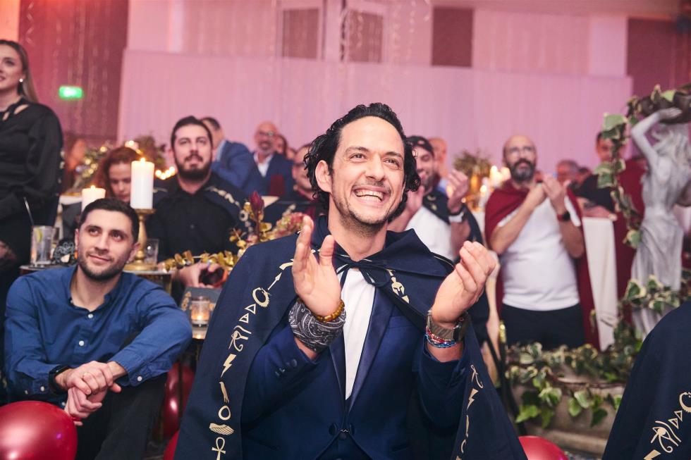 5356331903151150 251219-ecommbx-Christmas2025-1K5A0843