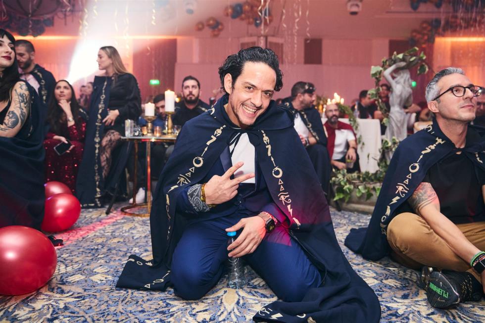 5356332090373248 251219-ecommbx-Christmas2025-1K5A0714