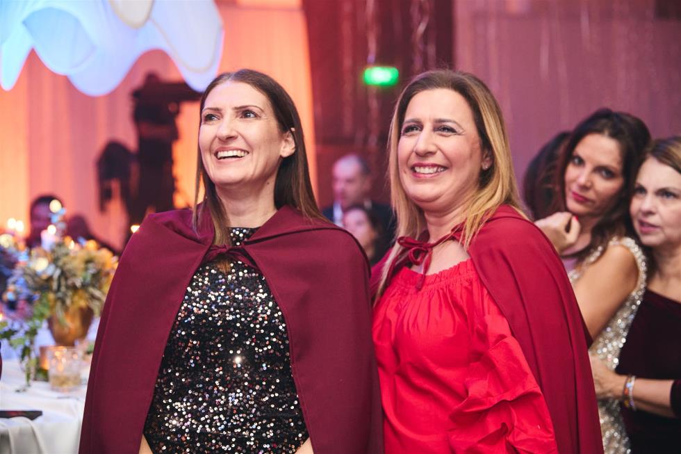 5356332197403535 251219-ecommbx-Christmas2025-1K5A0979