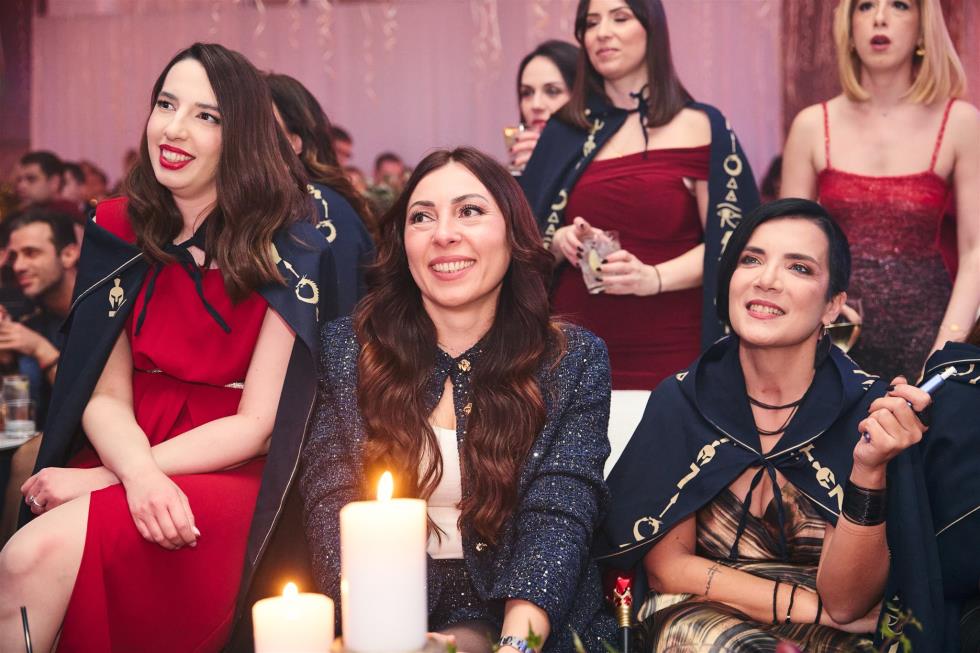 5356332241310934 251219-ecommbx-Christmas2025-1K5A0763