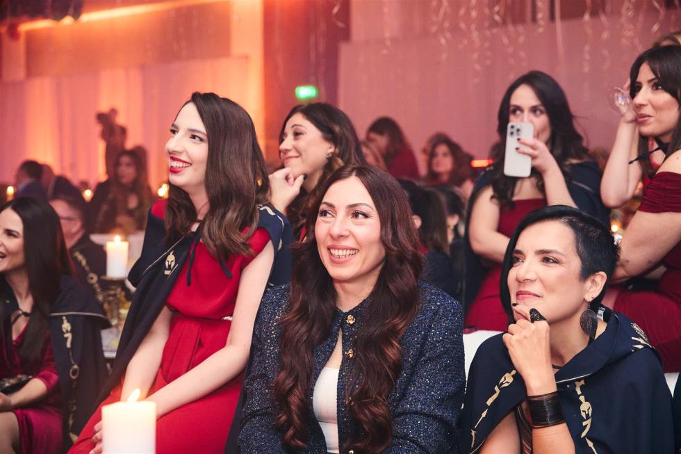 5356332451263412 251219-ecommbx-Christmas2025-1K5A0920