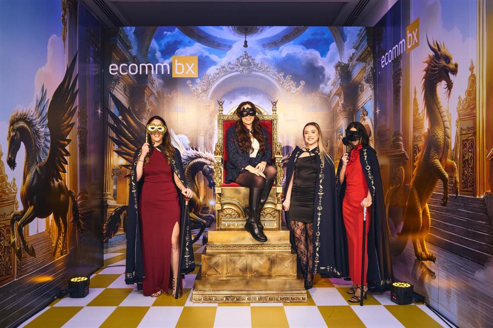 5356332556579837 251219-ecommbx-Christmas2025-1K5A0478