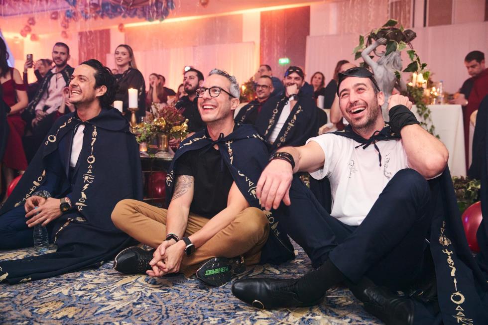 5356332627360333 251219-ecommbx-Christmas2025-1K5A0836