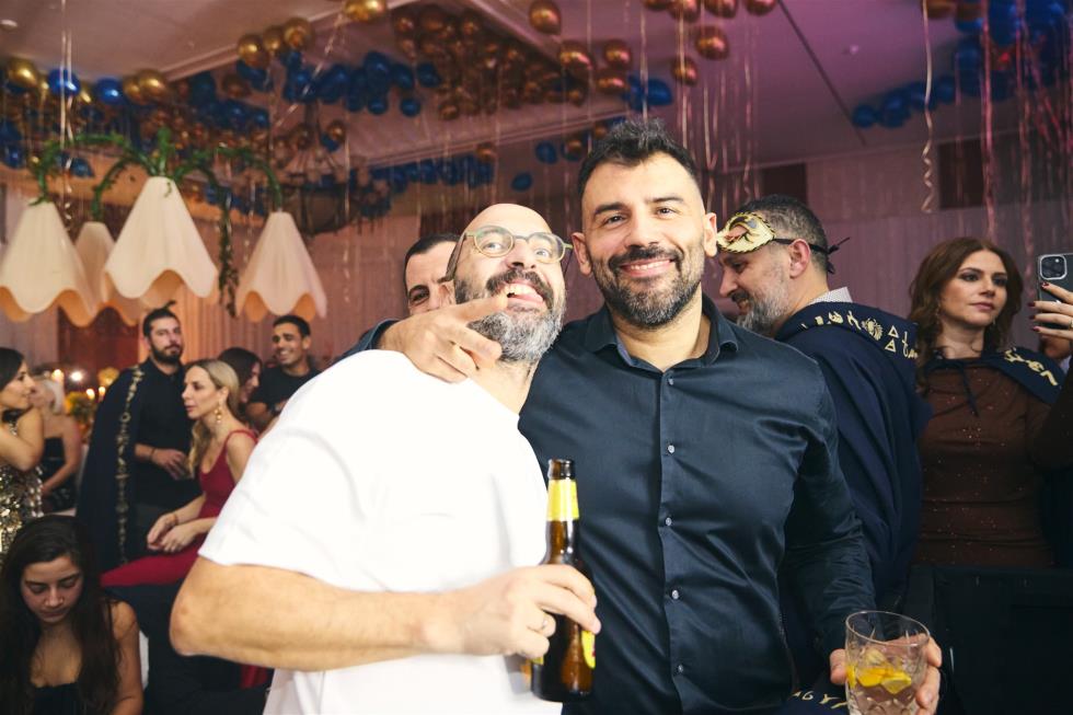 5356332687359821 251219-ecommbx-Christmas2025-1K5A1556