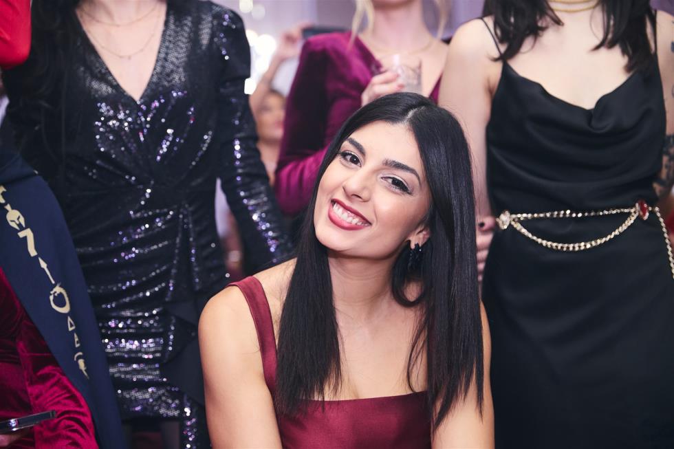 5356332603923084 251219-ecommbx-Christmas2025-1K5A1551