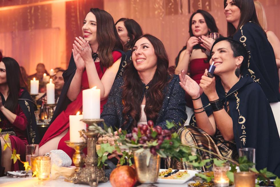 5356332810327546 251219-ecommbx-Christmas2025-1K5A1188