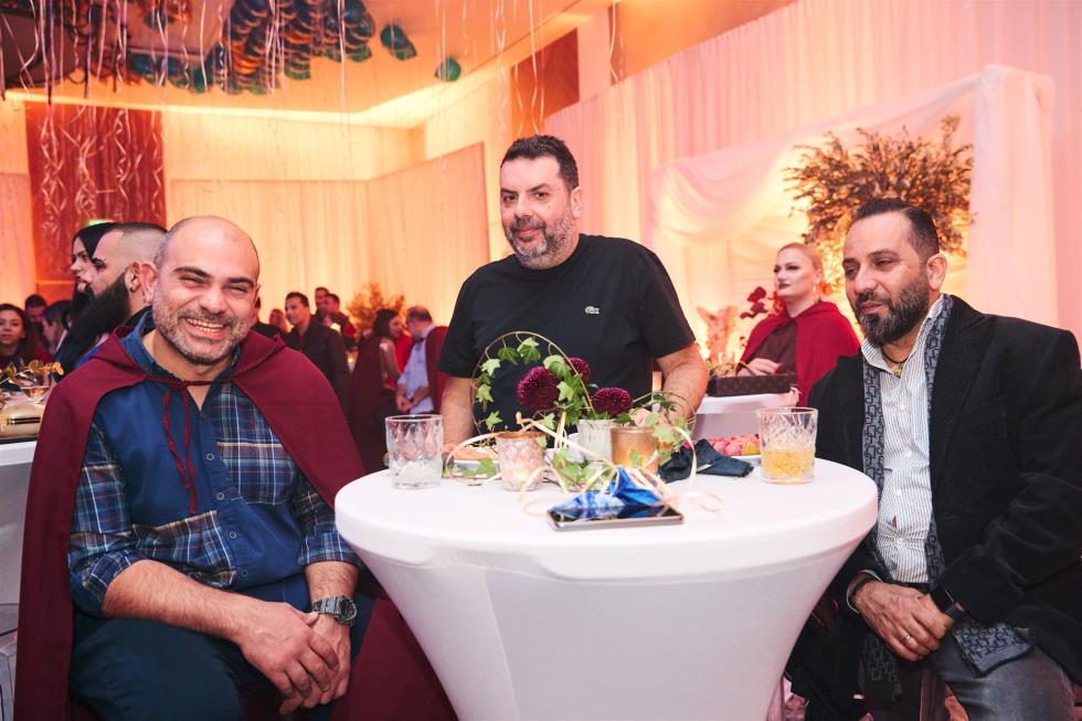 5356332852358340 251219-ecommbx-Christmas2025-1K5A1308