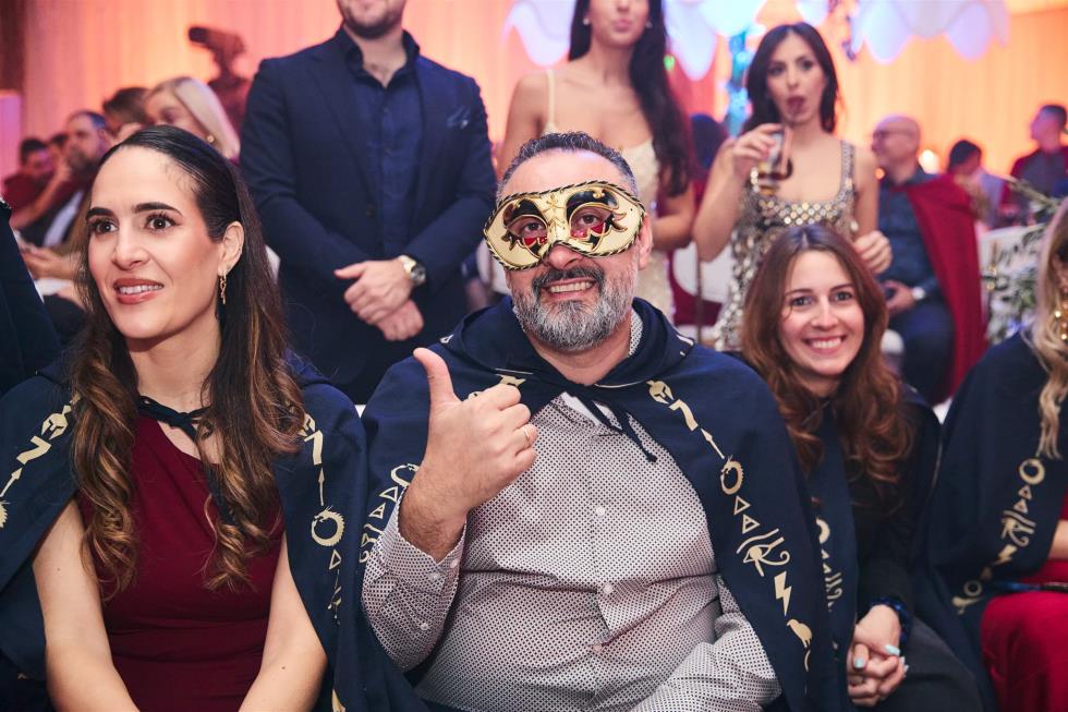 5356332788453222 251219-ecommbx-Christmas2025-1K5A0793