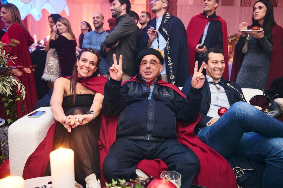 5356332892358087 251219-ecommbx-Christmas2025-1K5A0988