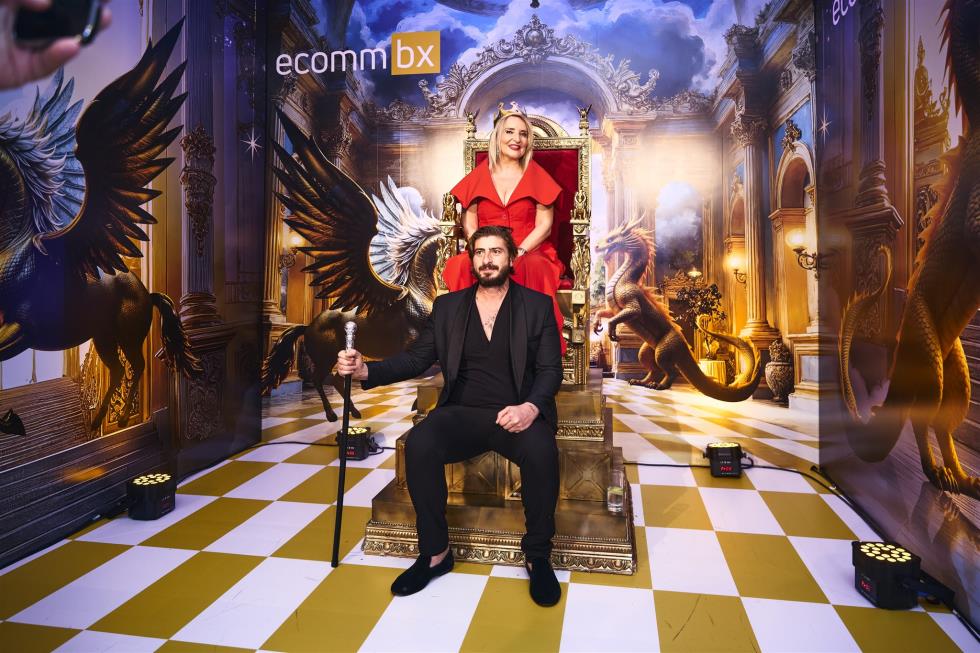 5356333091488004 251219-ecommbx-Christmas2025-1K5A1311