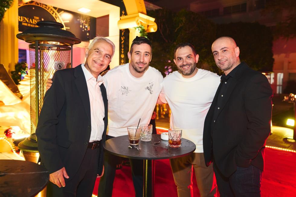 5356333247265265 251219-ecommbx-Christmas2025-1K5A1757