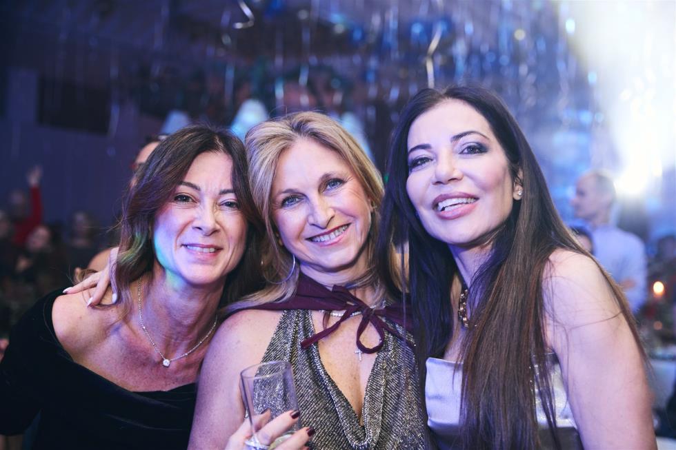 5356333443416433 251219-ecommbx-Christmas2025-1K5A1773