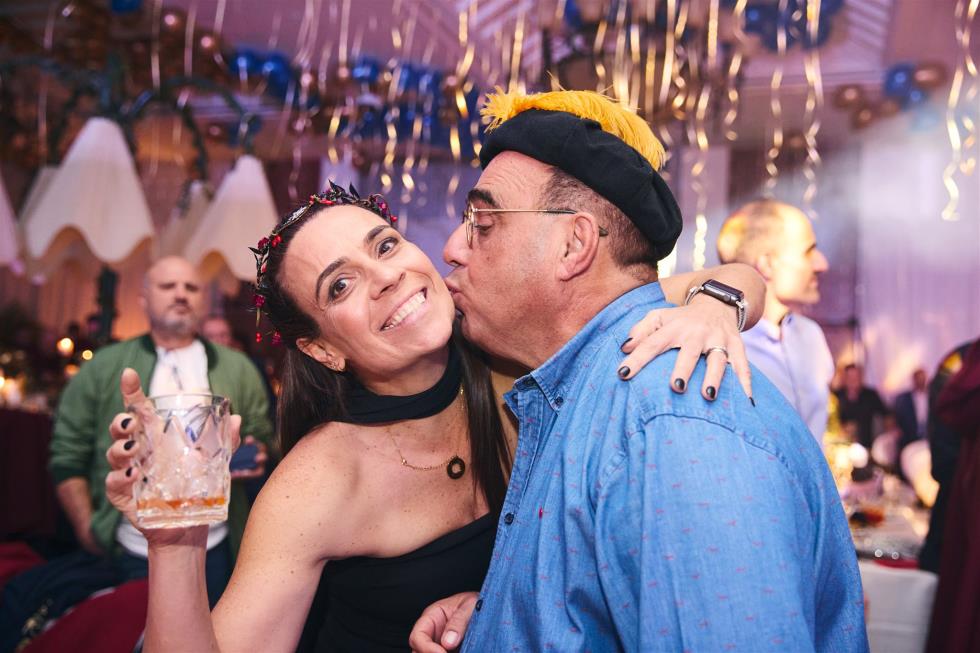 5356333464353521 251219-ecommbx-Christmas2025-1K5A1685