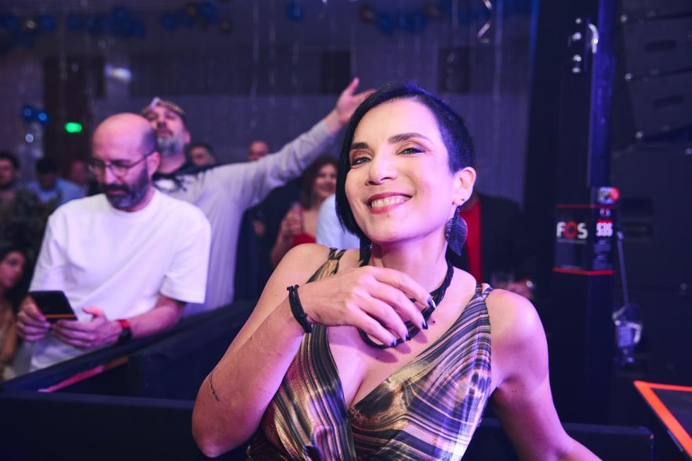 5356333485290803 251219-ecommbx-Christmas2025-1K5A1896