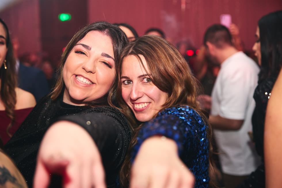 5356333564358236 251219-ecommbx-Christmas2025-1K5A1944