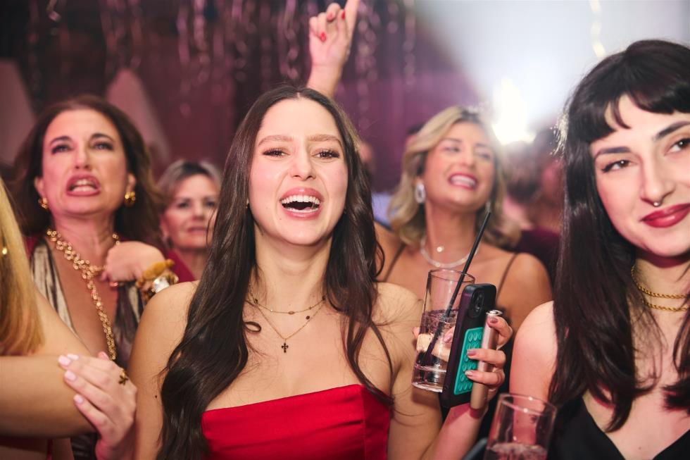 5356333543884358 251219-ecommbx-Christmas2025-1K5A1950