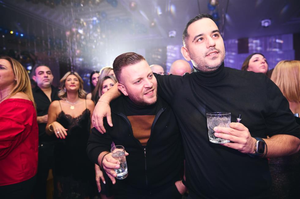 5356333604392741 251219-ecommbx-Christmas2025-1K5A2654