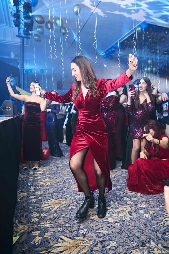 5356333946295742 251219-ecommbx-Christmas2025-1K5A2132