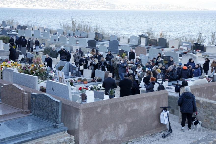 5371086858617944 image