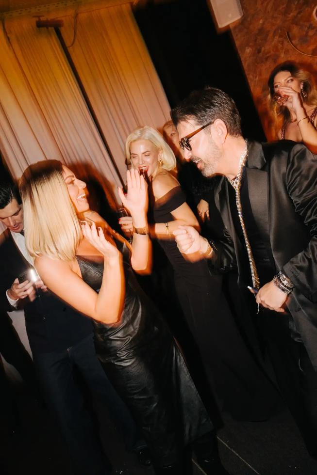 5371825459489478 image