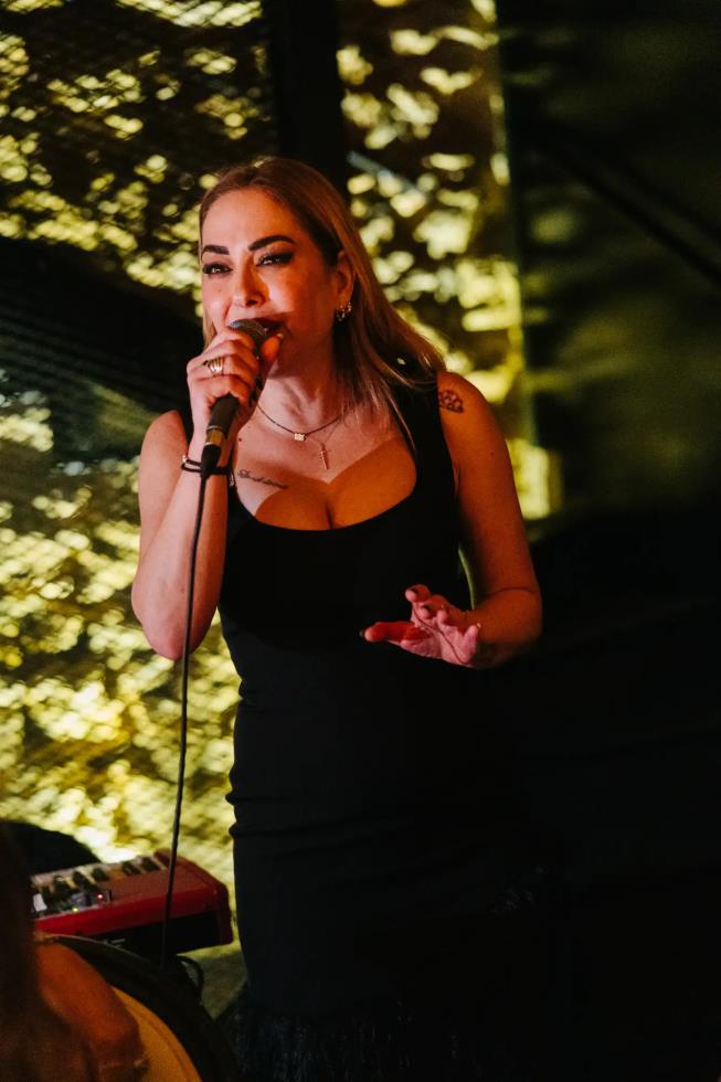 5371825897409620 image